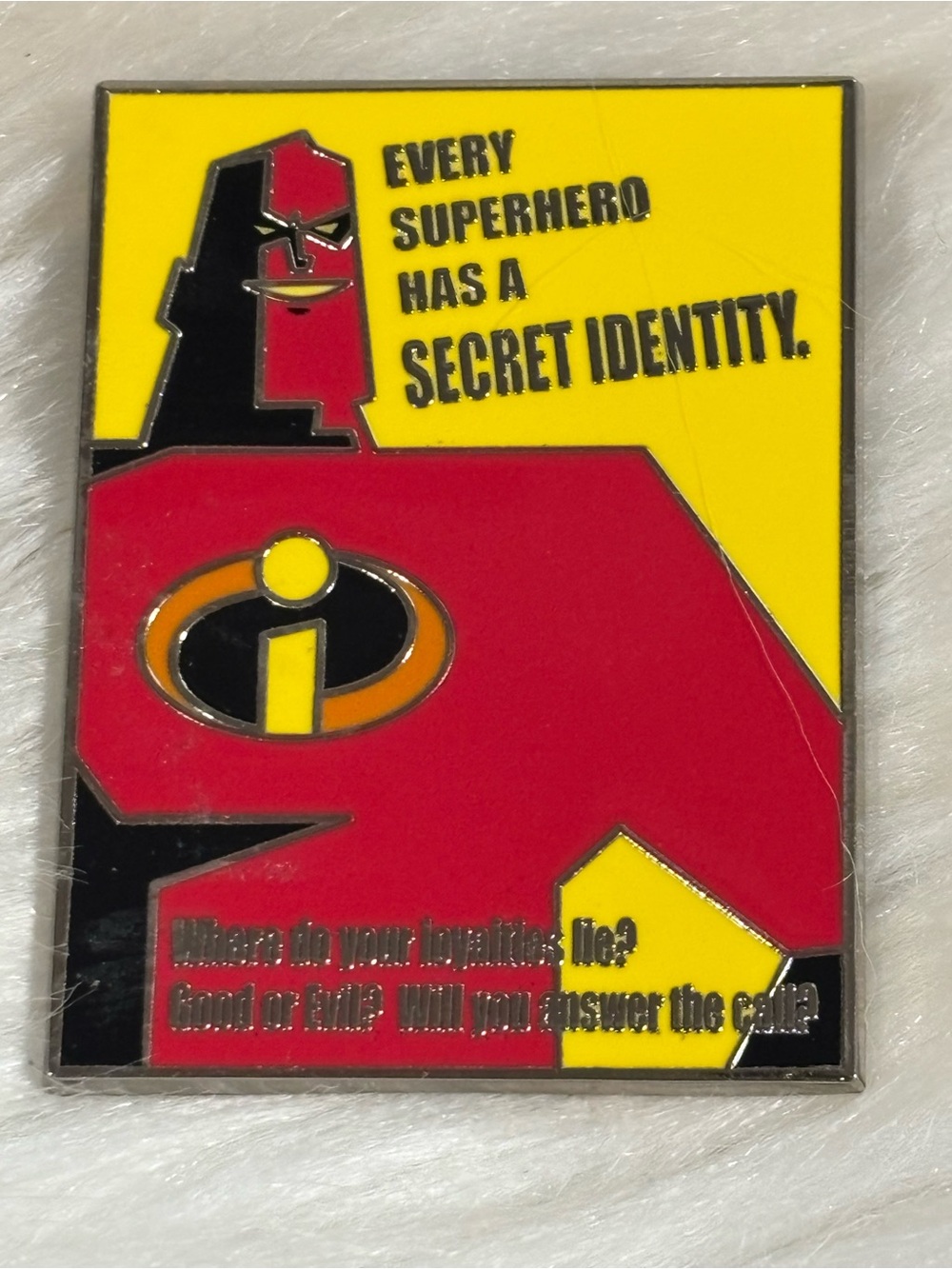 2021 Disney LE Pin Heroes vs Villains Pixar Recruitment Poster Mr. Incredible